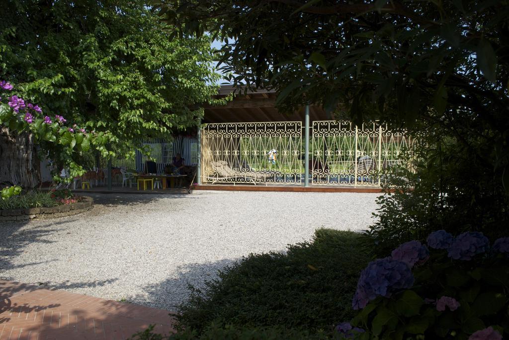 Penzion Agriturismo La Breda San Felice del Benaco Exteriér fotografie